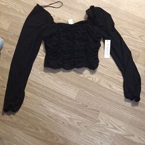 Kirious NWT long sleeve crop top
